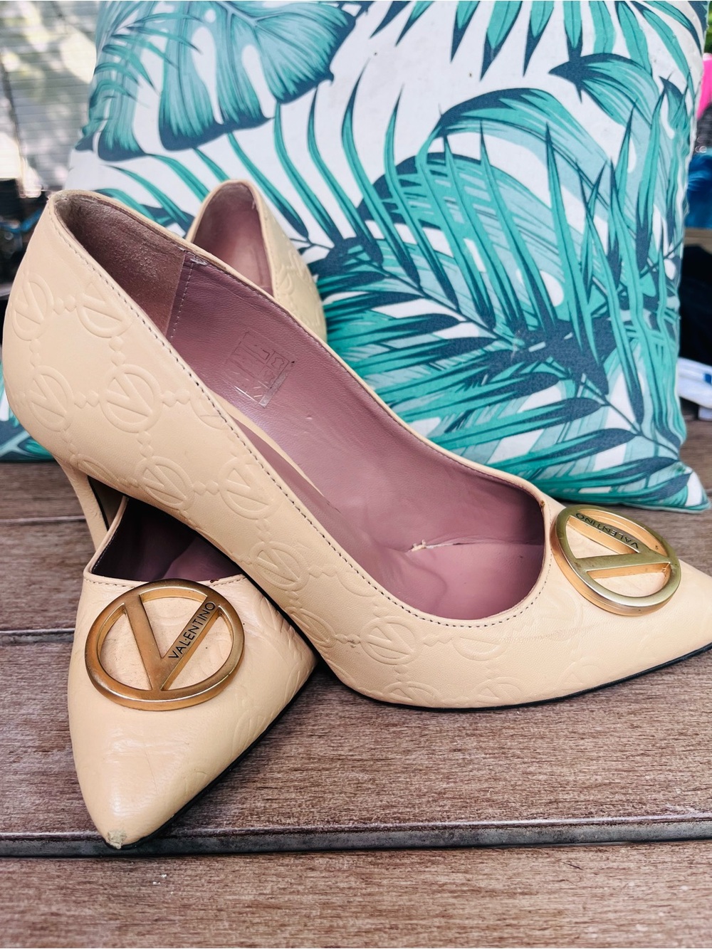 Valentino Cream leather Shoes!!